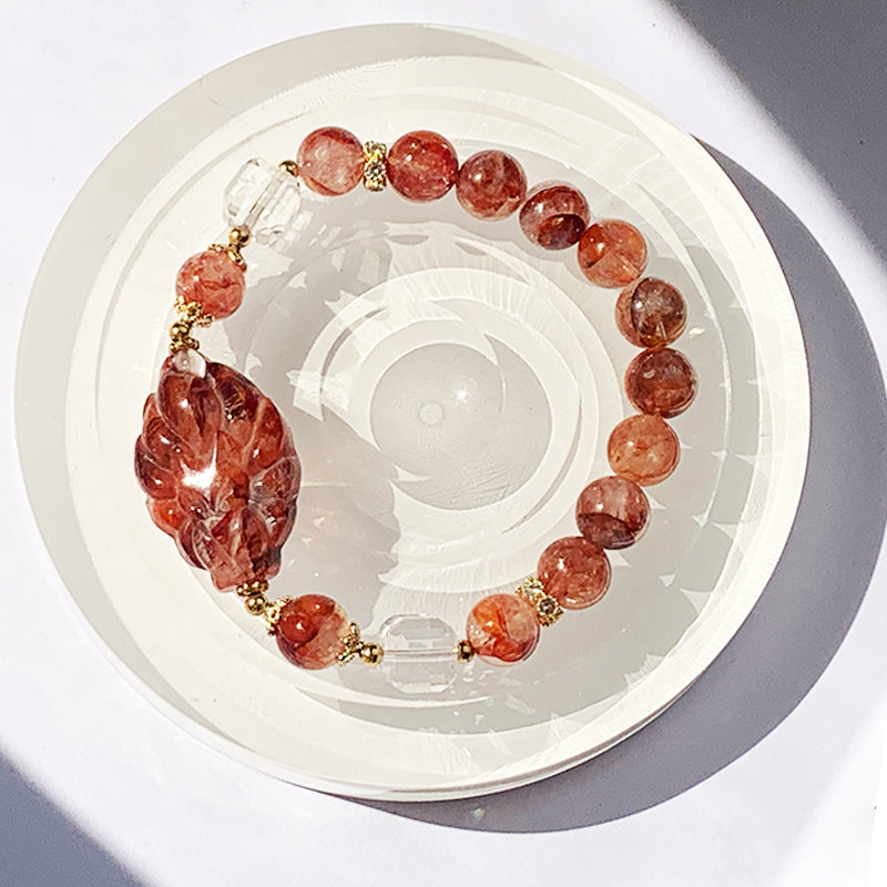 【Attract lovers】Natural crystal nine-tail fox brand red glue flower carving small fox bracelet peach blossom