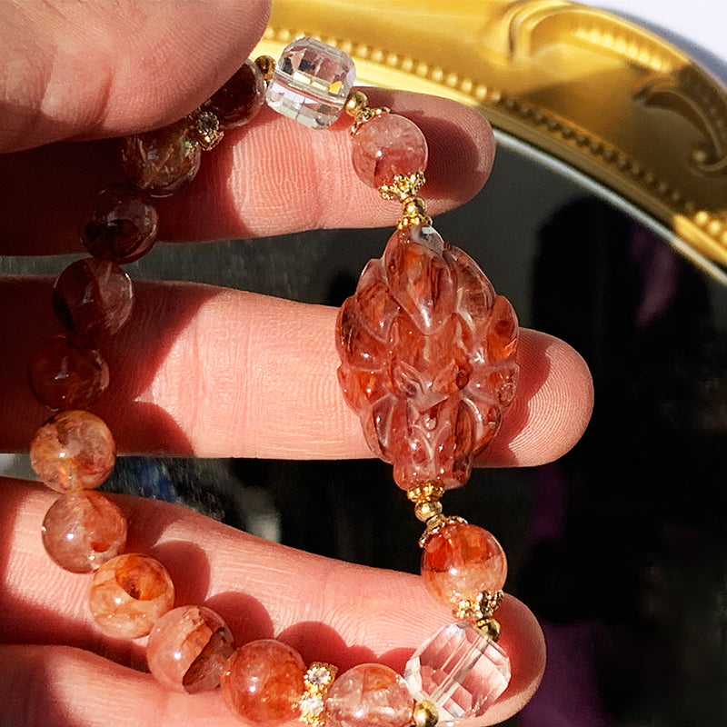 【Attract lovers】Natural crystal nine-tail fox brand red glue flower carving small fox bracelet peach blossom